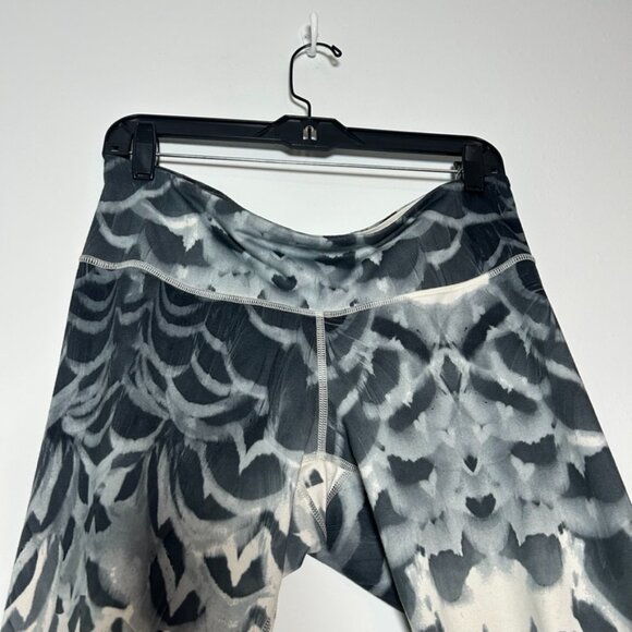 Lululemon Wunder Under Cropped Leggings - Snowy Owl / Angel Wing Print - Picture 4 of 9